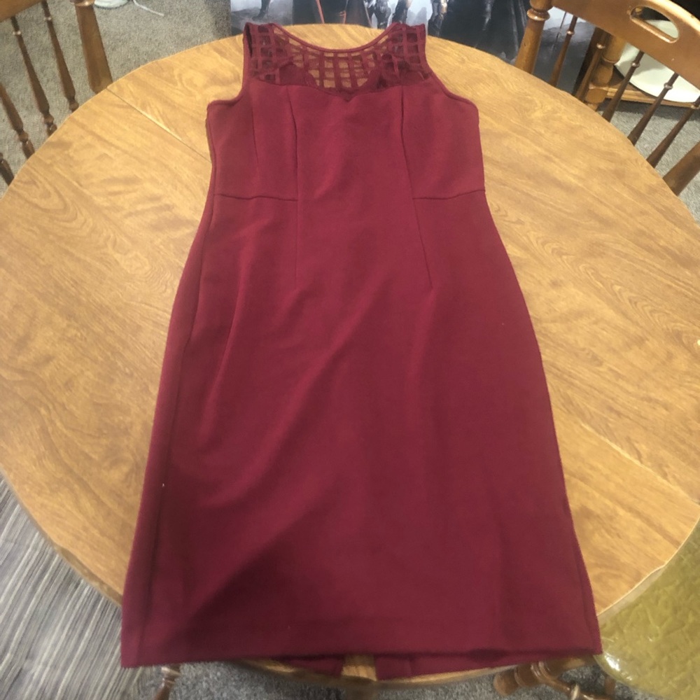 🌟 3/$15 Maya Brooke maroon lace dress size 8